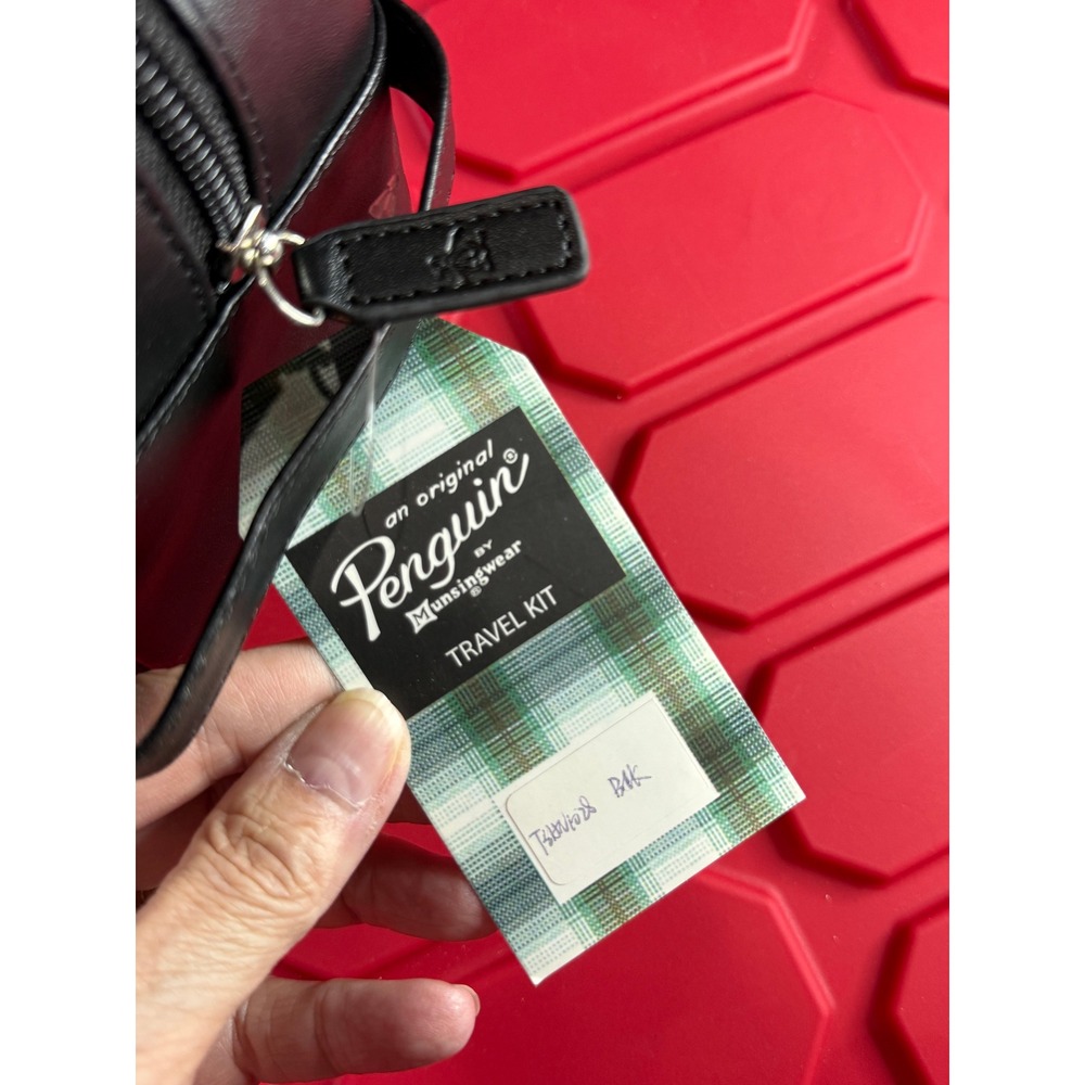 Original Penguin Mens Travel Kit Dopp Bag Black Toiletry Case New with Tags - Picture 5 of 6